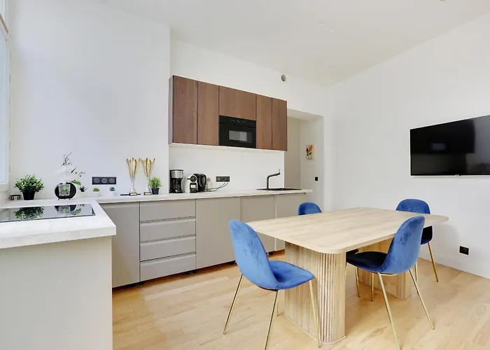 Beautiful 2 Bdr Duplex In Paris